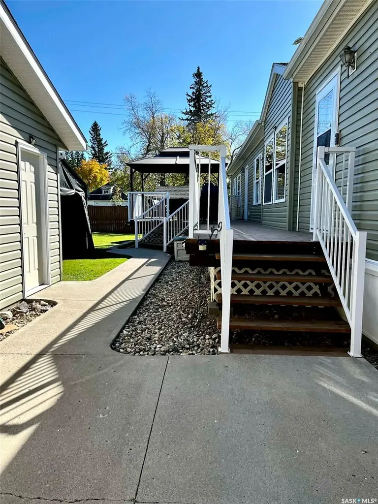 220 Fifth Street Bredenbury SK S0A 0H0