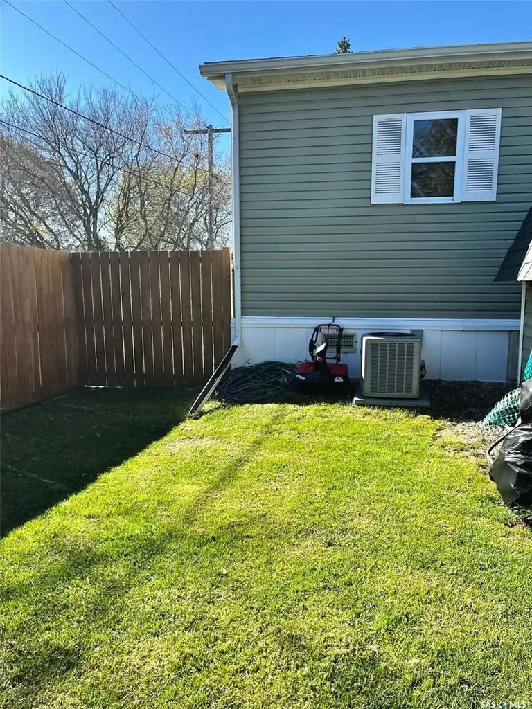 220 Fifth Street Bredenbury SK S0A 0H0
