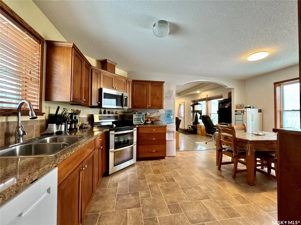 220 Fifth Street Bredenbury SK S0A 0H0