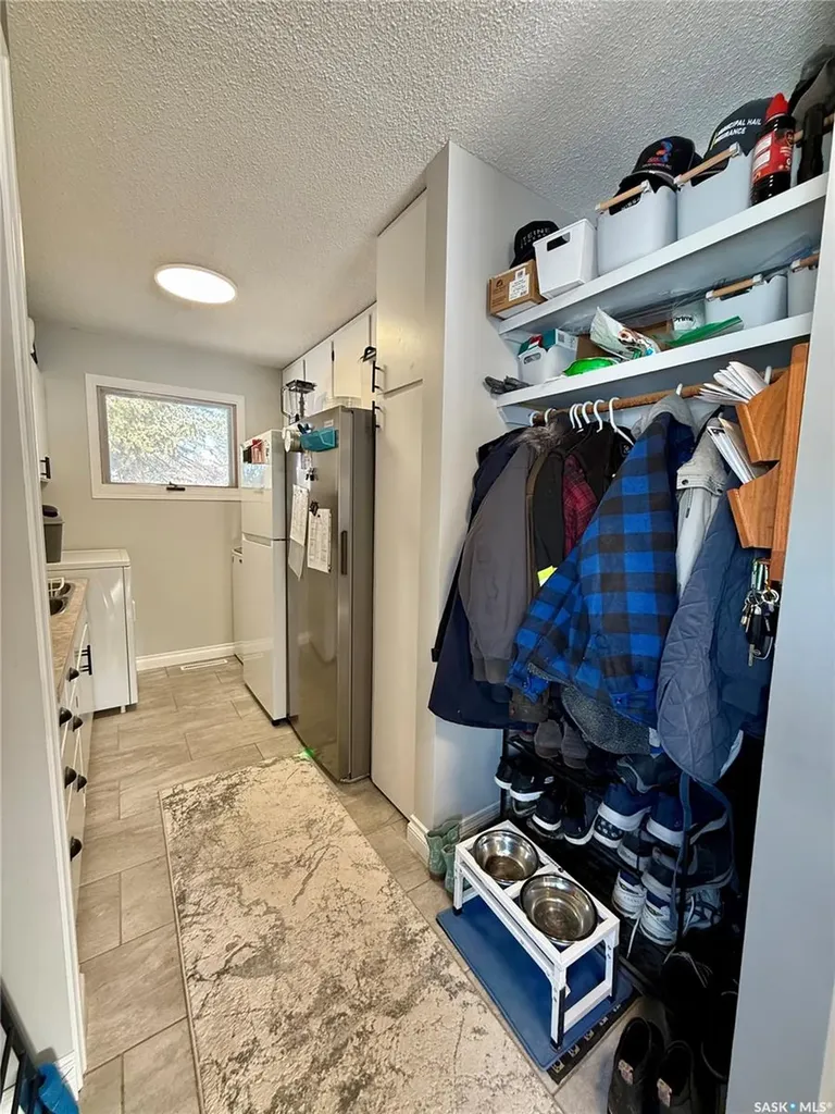 201 4th Avenue SE Eston SK S0L 1A0