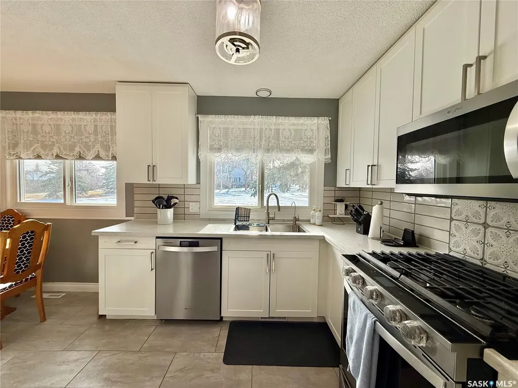 201 4th Avenue SE Eston SK S0L 1A0