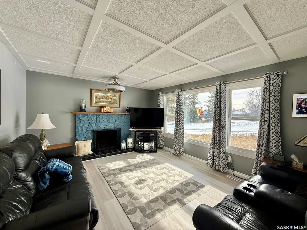 201 4th Avenue SE Eston SK S0L 1A0