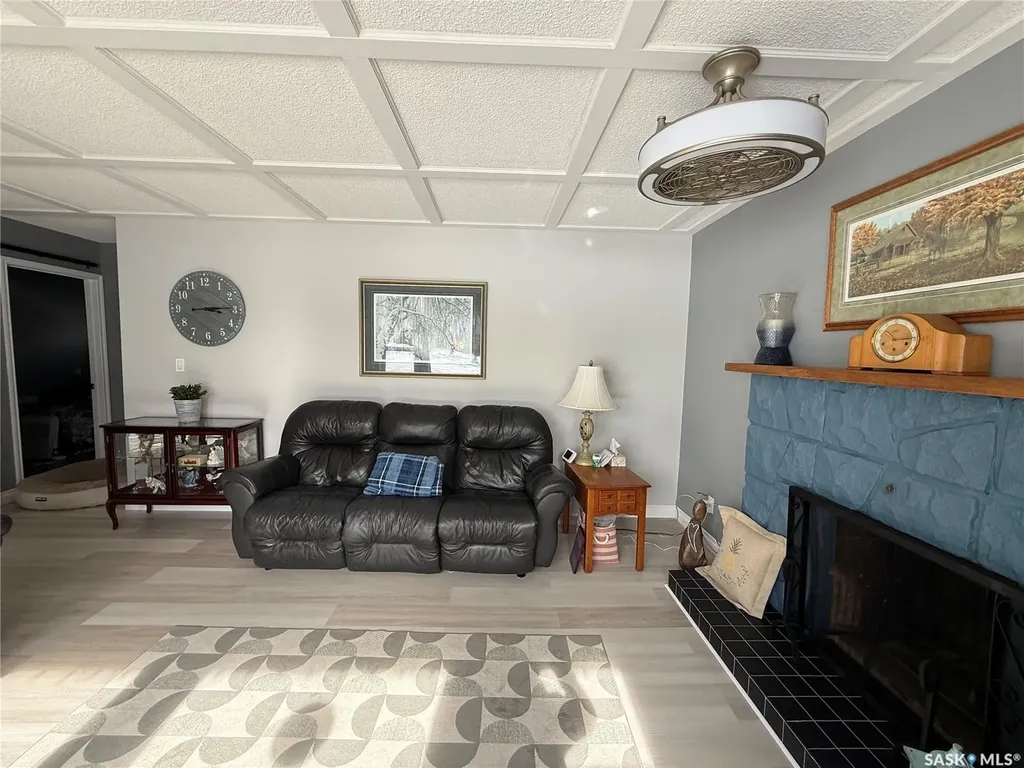 201 4th Avenue SE Eston SK S0L 1A0