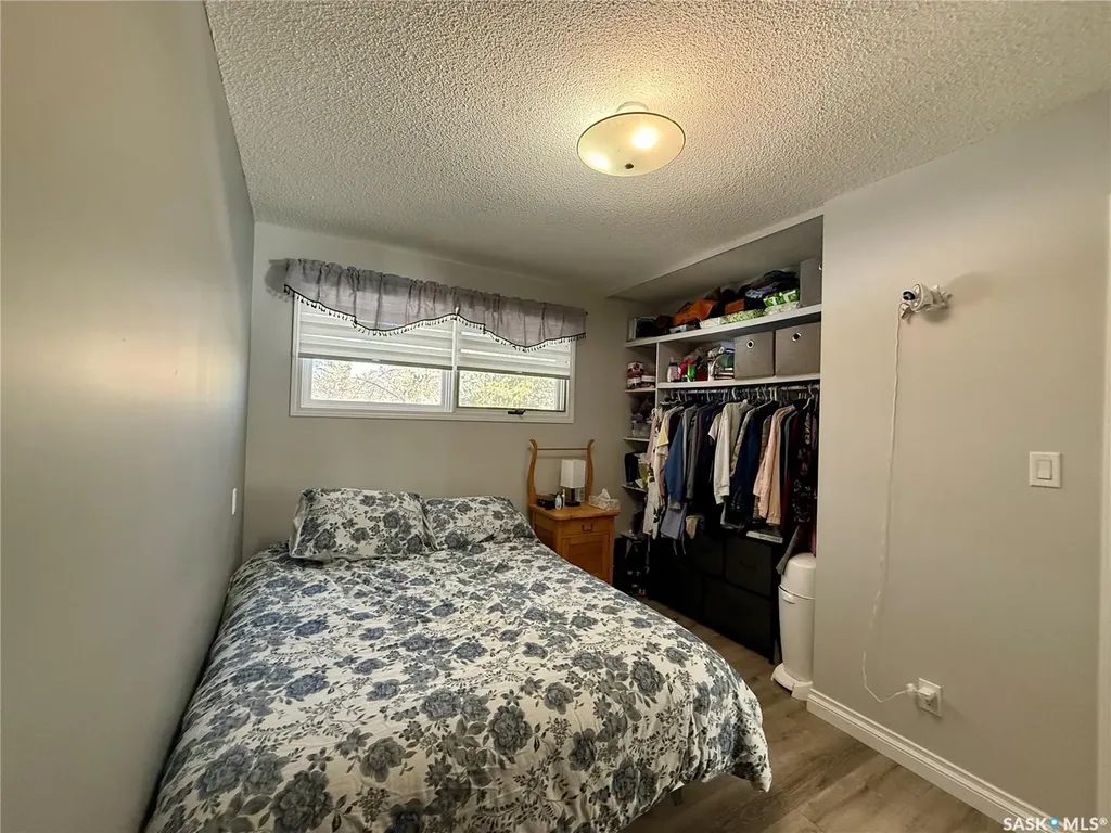 201 4th Avenue SE Eston SK S0L 1A0