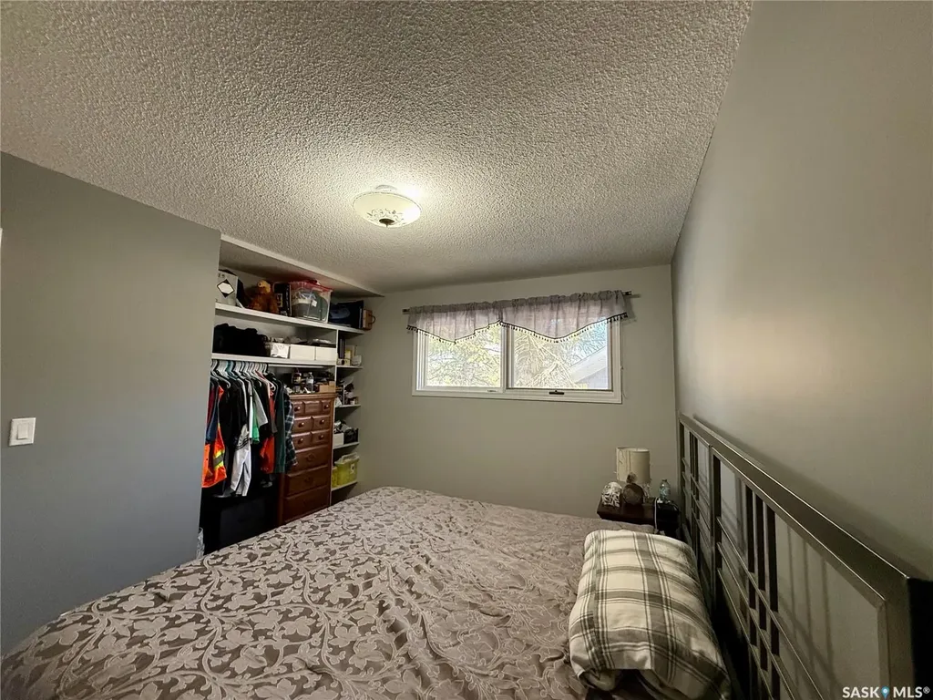 201 4th Avenue SE Eston SK S0L 1A0