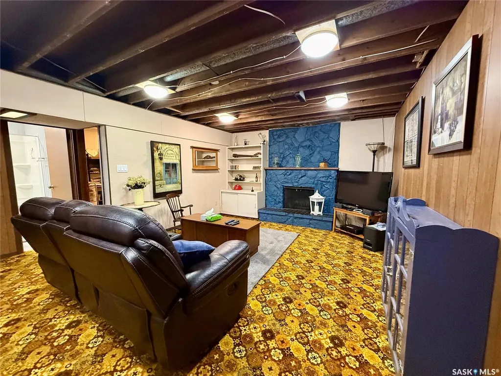 201 4th Avenue SE Eston SK S0L 1A0