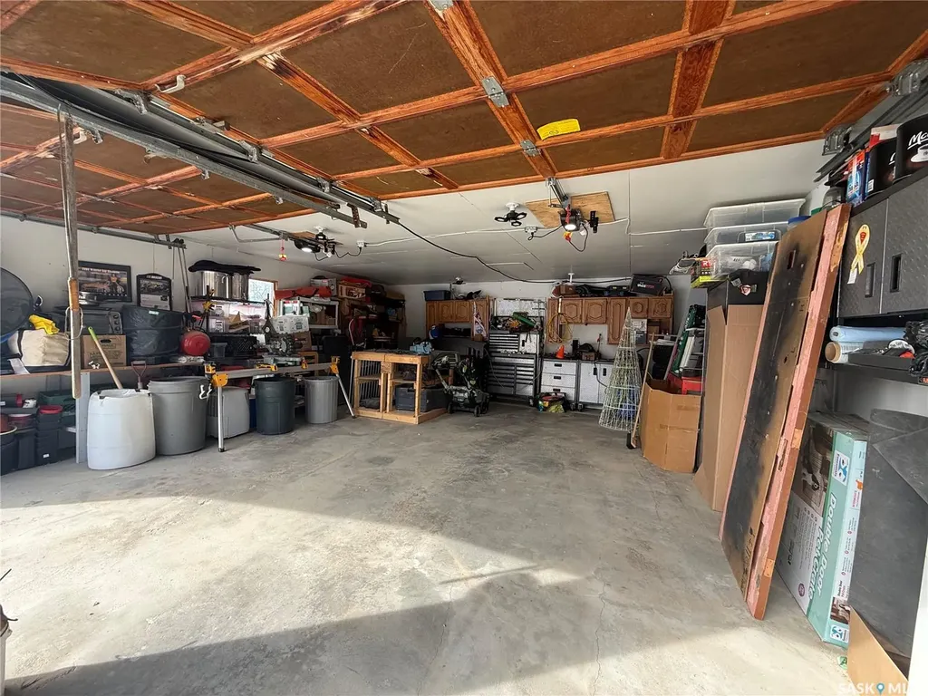 201 4th Avenue SE Eston SK S0L 1A0