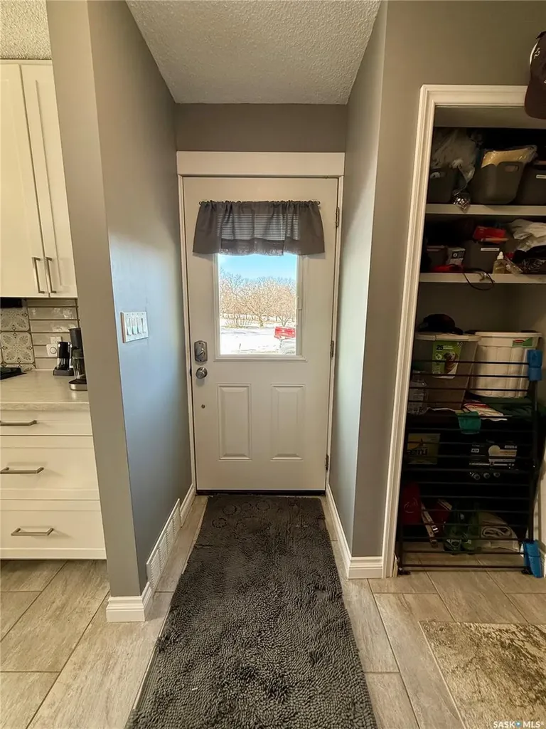 201 4th Avenue SE Eston SK S0L 1A0