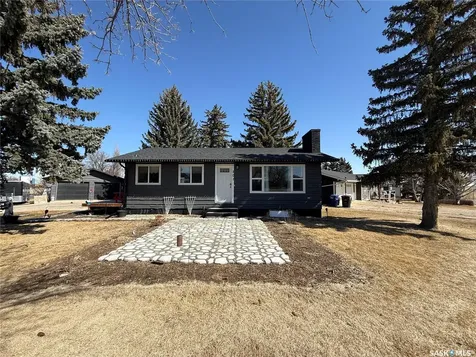 201 4TH Avenue SE Eston SK S0L 1A0