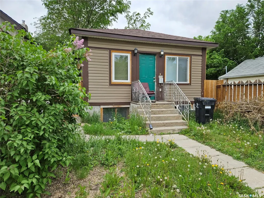 131 M Avenue S Saskatoon SK S7M 2K1