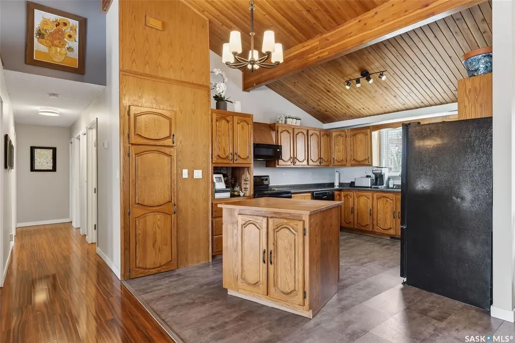 3389 Eagle Crescent Prince Albert SK S6V 7N5