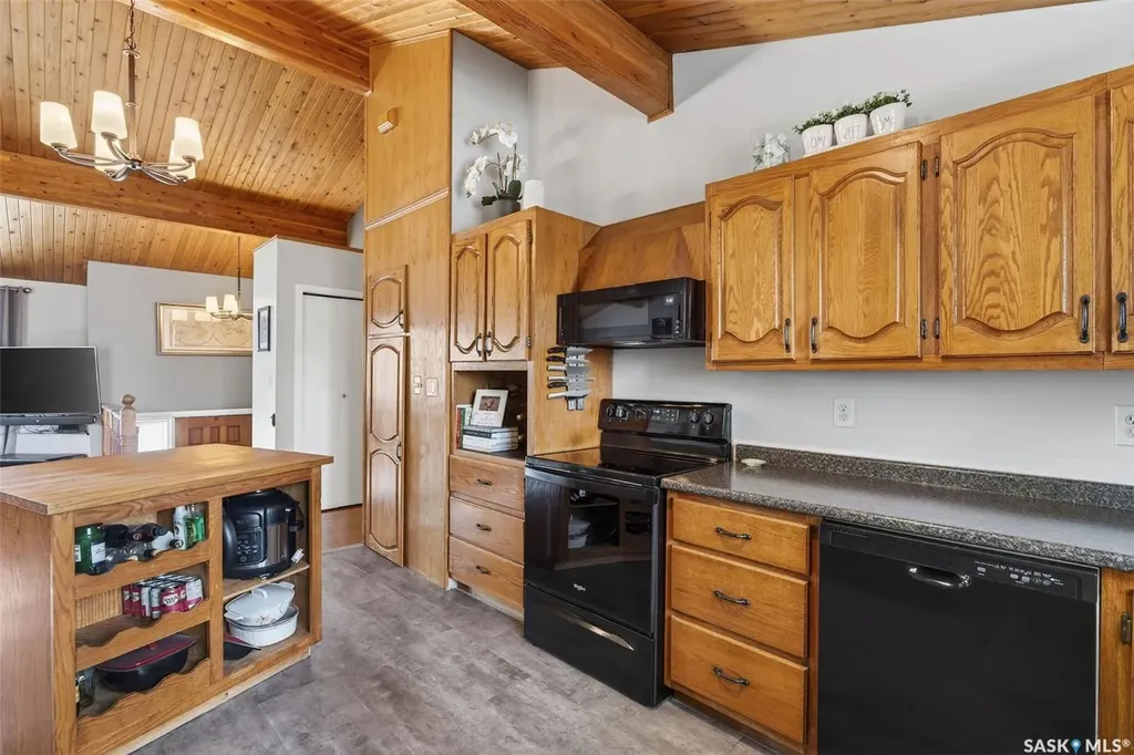 3389 Eagle Crescent Prince Albert SK S6V 7N5