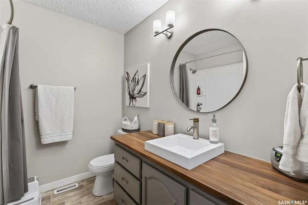 3389 Eagle Crescent Prince Albert SK S6V 7N5