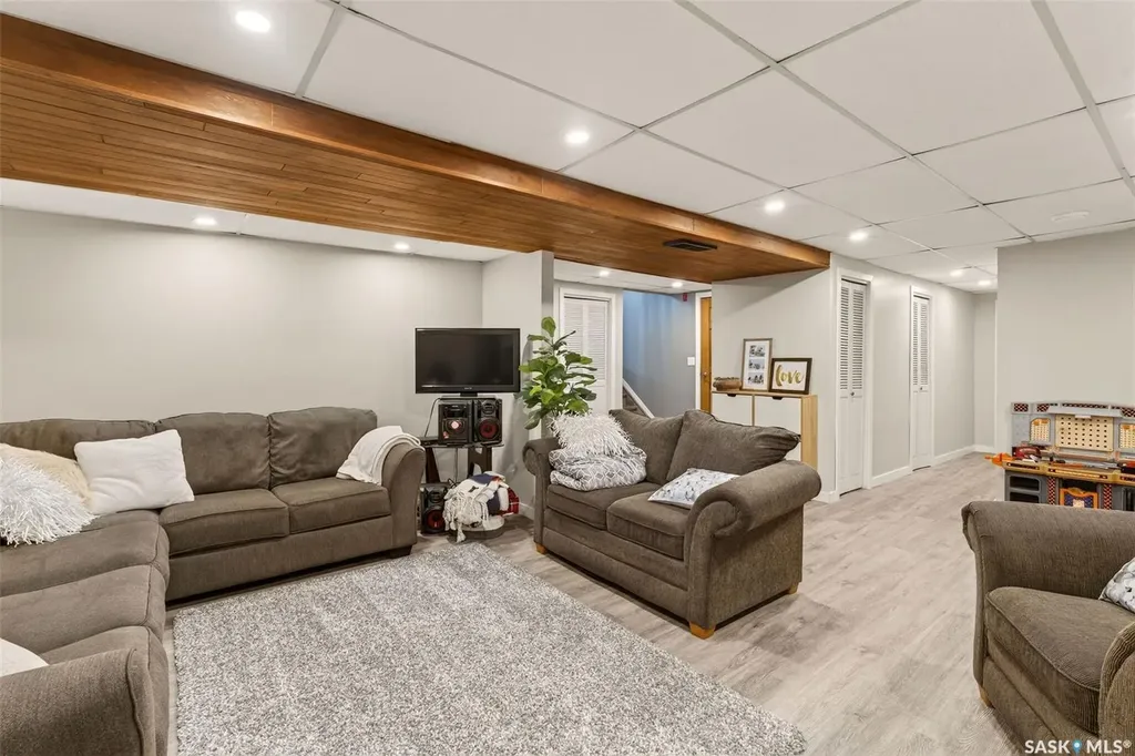 3389 Eagle Crescent Prince Albert SK S6V 7N5
