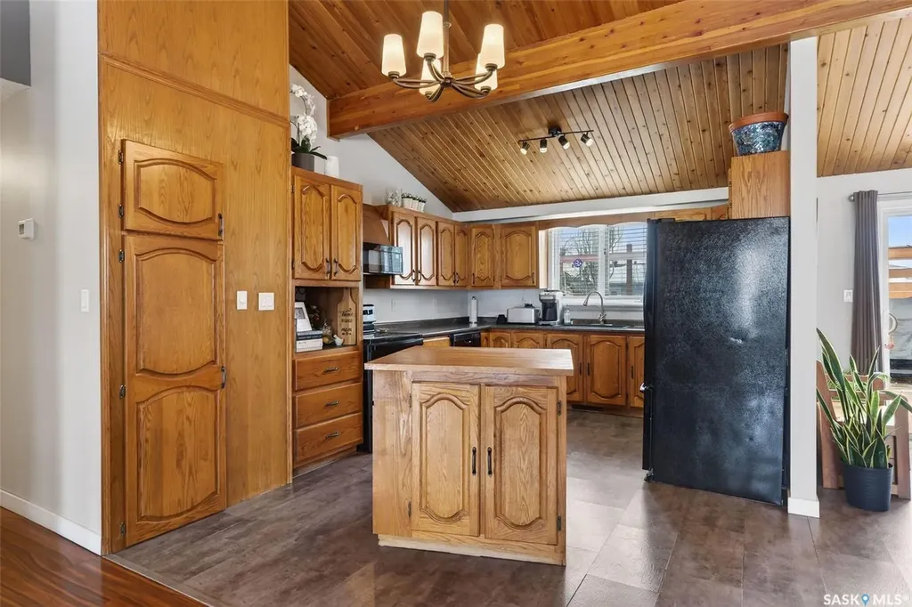 3389 Eagle Crescent Prince Albert SK S6V 7N5