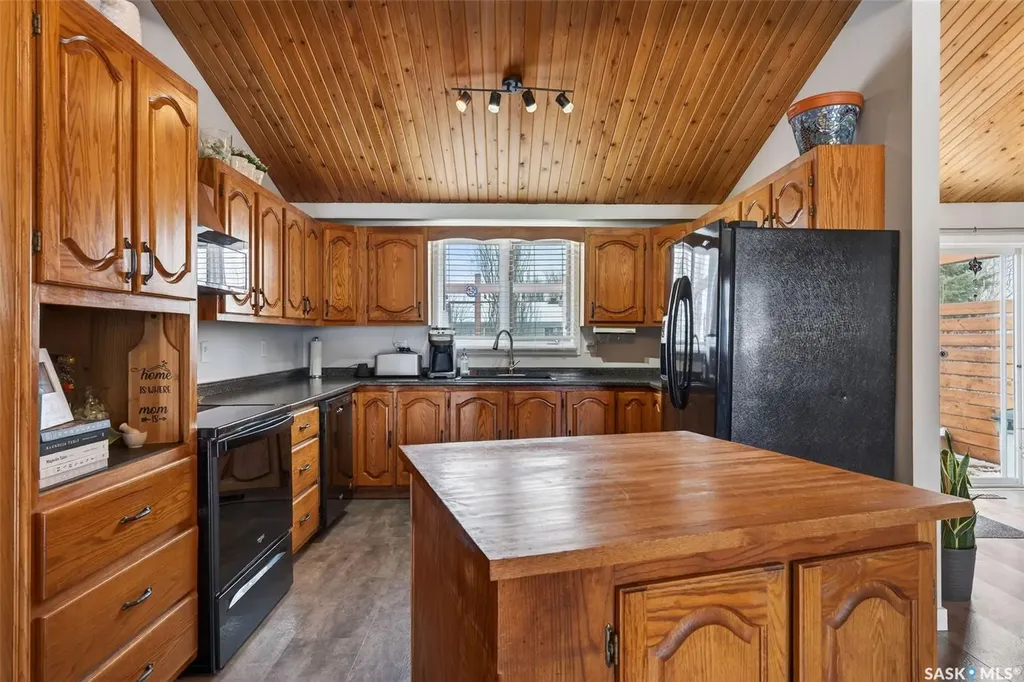 3389 Eagle Crescent Prince Albert SK S6V 7N5