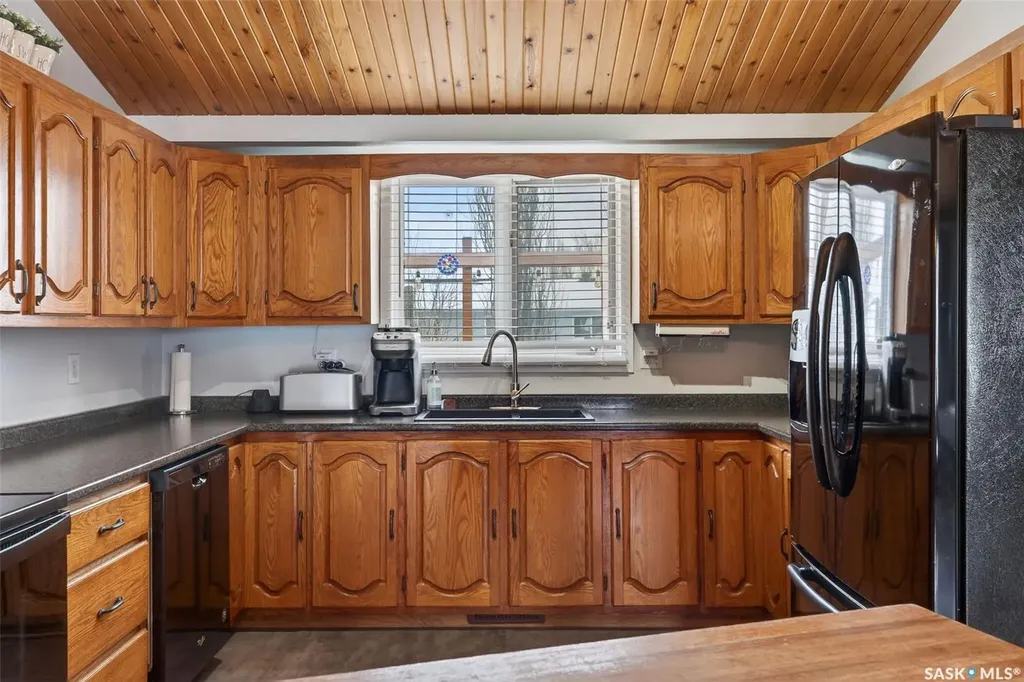 3389 Eagle Crescent Prince Albert SK S6V 7N5