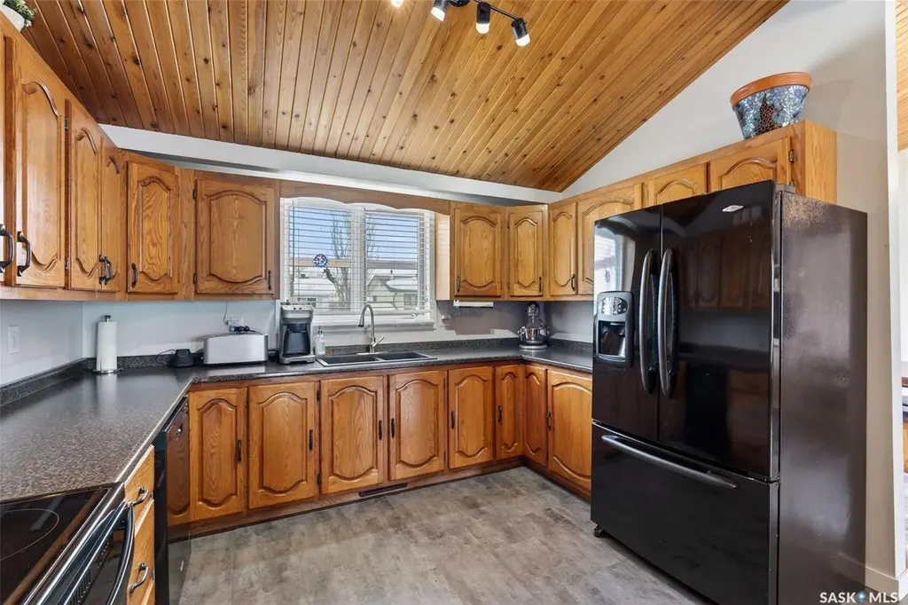 3389 Eagle Crescent Prince Albert SK S6V 7N5