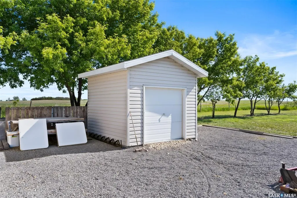 124 Merle Crescent Mckillop Rm No. 220 SK S0G 4L0