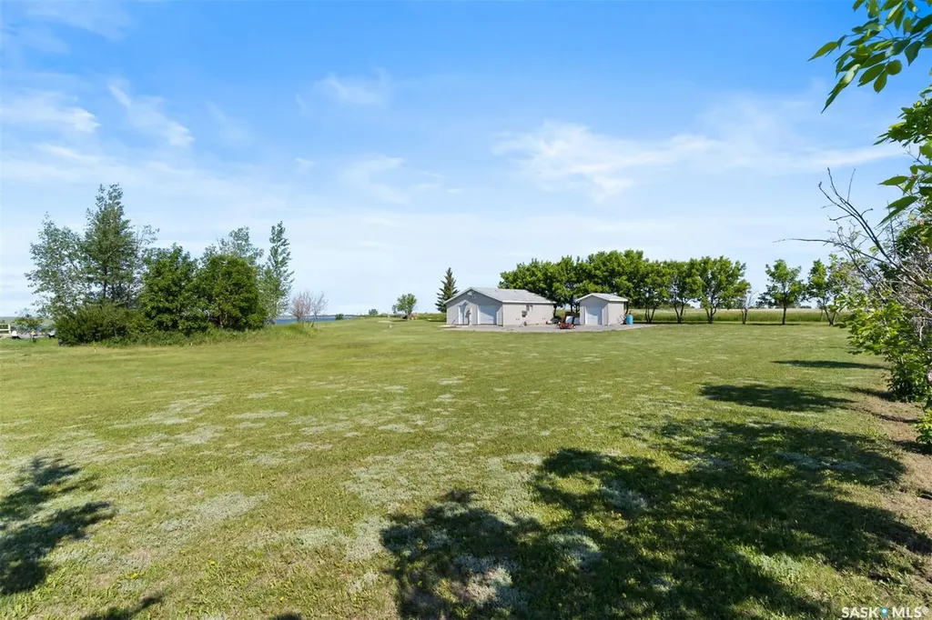 124 Merle Crescent Mckillop Rm No. 220 SK S0G 4L0