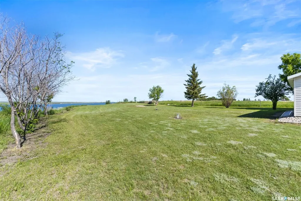 124 Merle Crescent Mckillop Rm No. 220 SK S0G 4L0