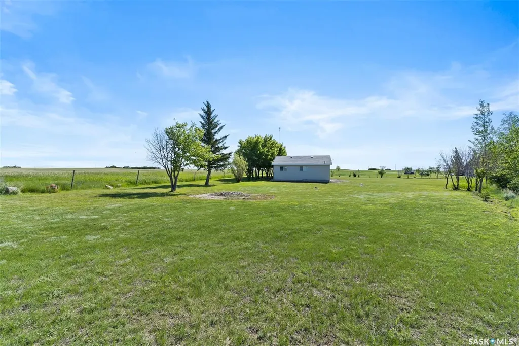 124 Merle Crescent Mckillop Rm No. 220 SK S0G 4L0
