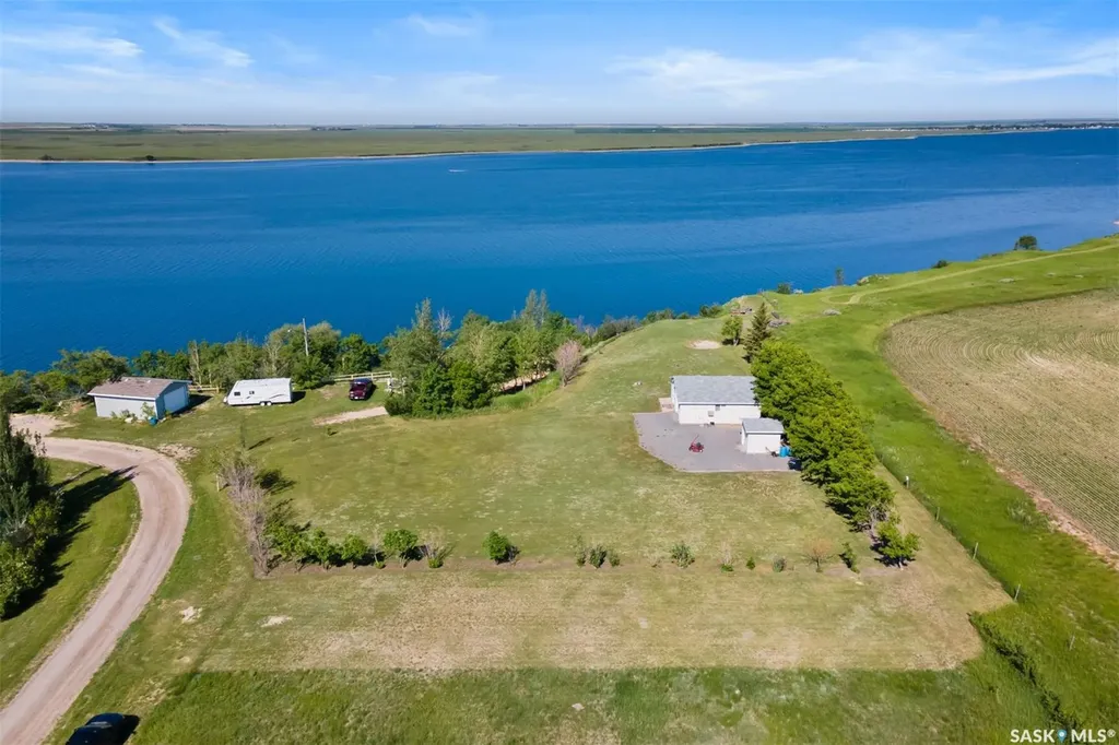 124 Merle Crescent Mckillop Rm No. 220 SK S0G 4L0