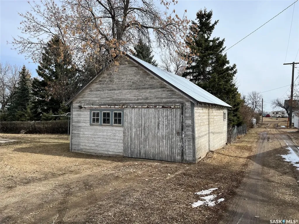 101 2nd Avenue E Lafleche SK S0H 2K0