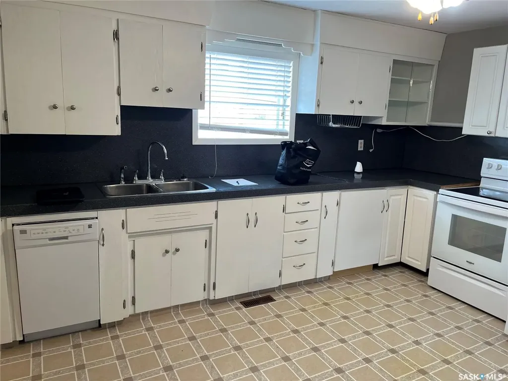 101 2nd Avenue E Lafleche SK S0H 2K0