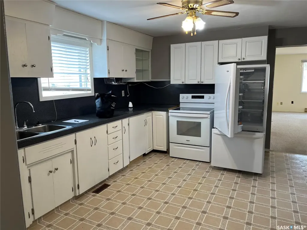 101 2nd Avenue E Lafleche SK S0H 2K0