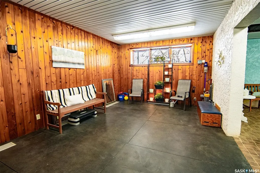 699 28th Street W Prince Albert SK S6V 5E6