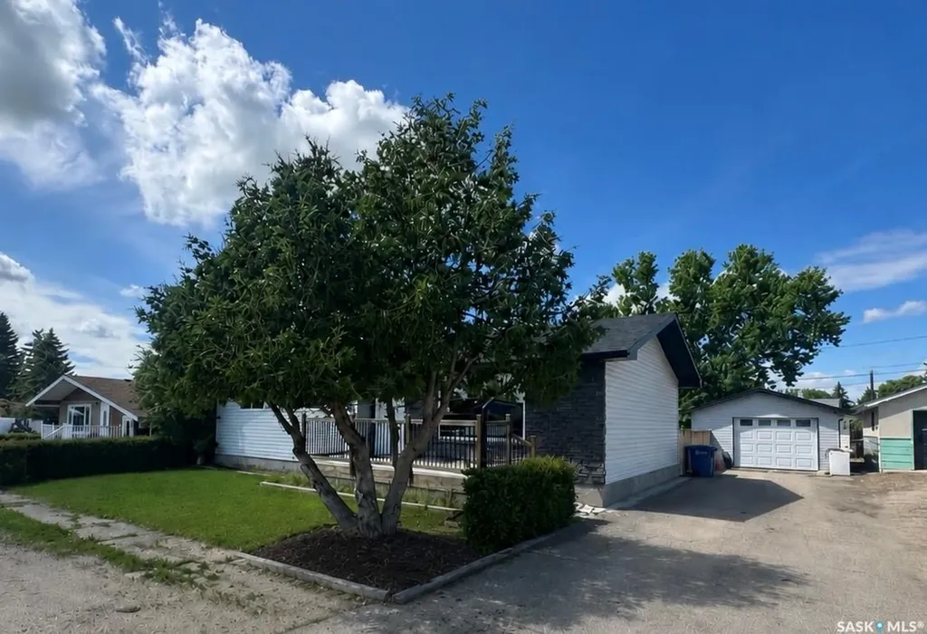 214 Pierce Street Strasbourg SK S0G 4V0