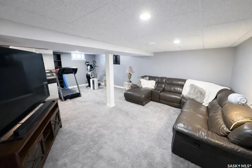 214 Pierce Street Strasbourg SK S0G 4V0
