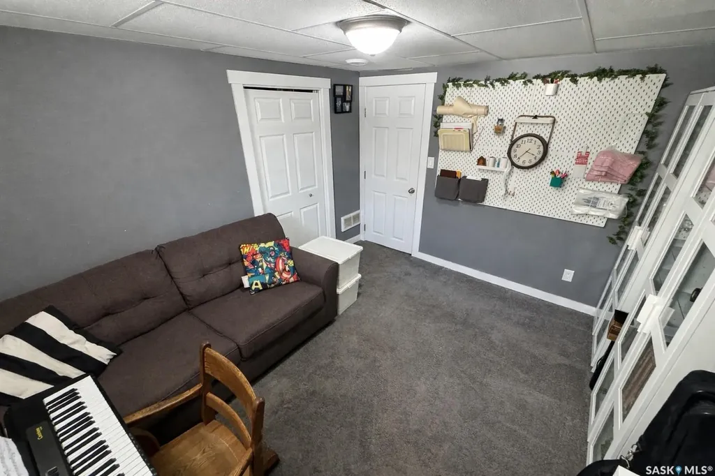 214 Pierce Street Strasbourg SK S0G 4V0