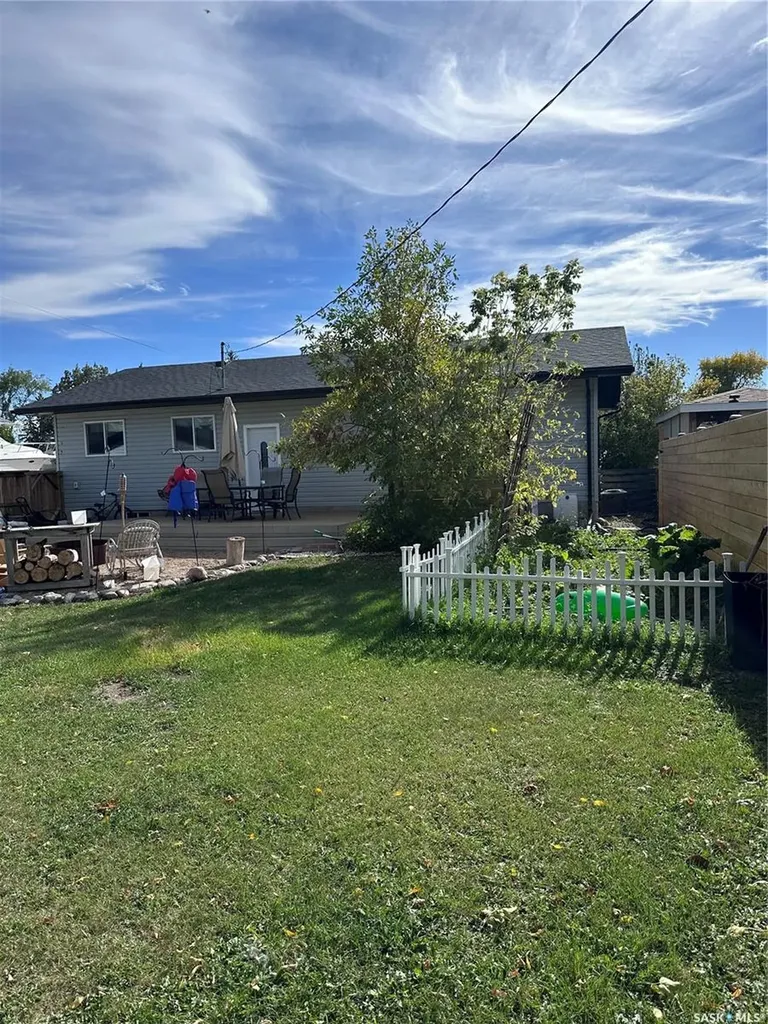 214 Pierce Street Strasbourg SK S0G 4V0