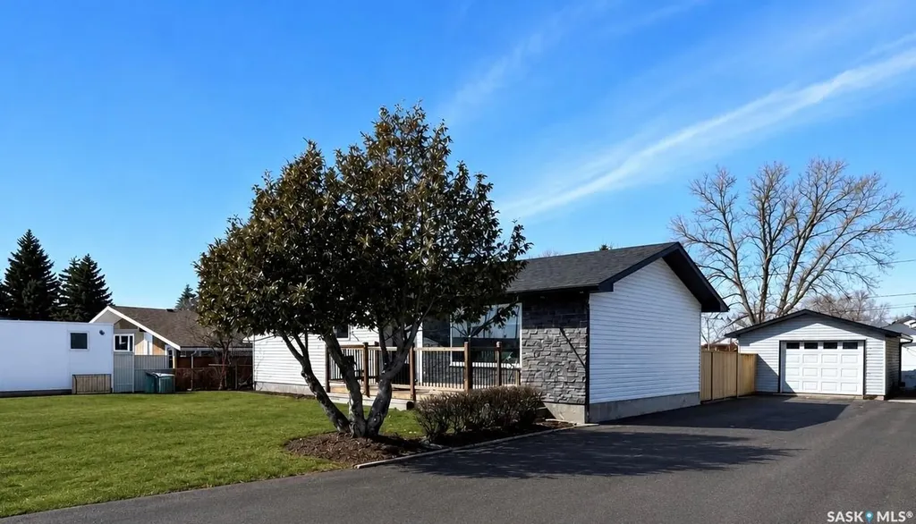 214 Pierce Street Strasbourg SK S0G 4V0