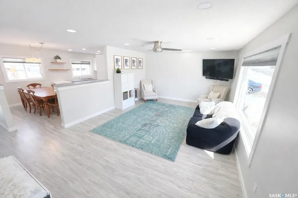 214 Pierce Street Strasbourg SK S0G 4V0