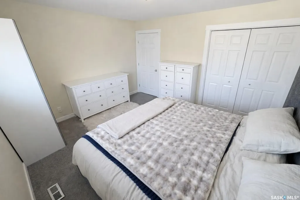 214 Pierce Street Strasbourg SK S0G 4V0