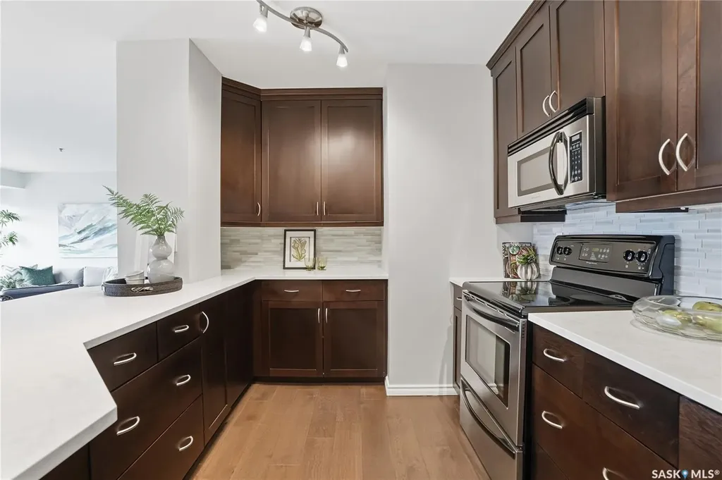 902 Spadina Crescent E Saskatoon SK S7K 0G8