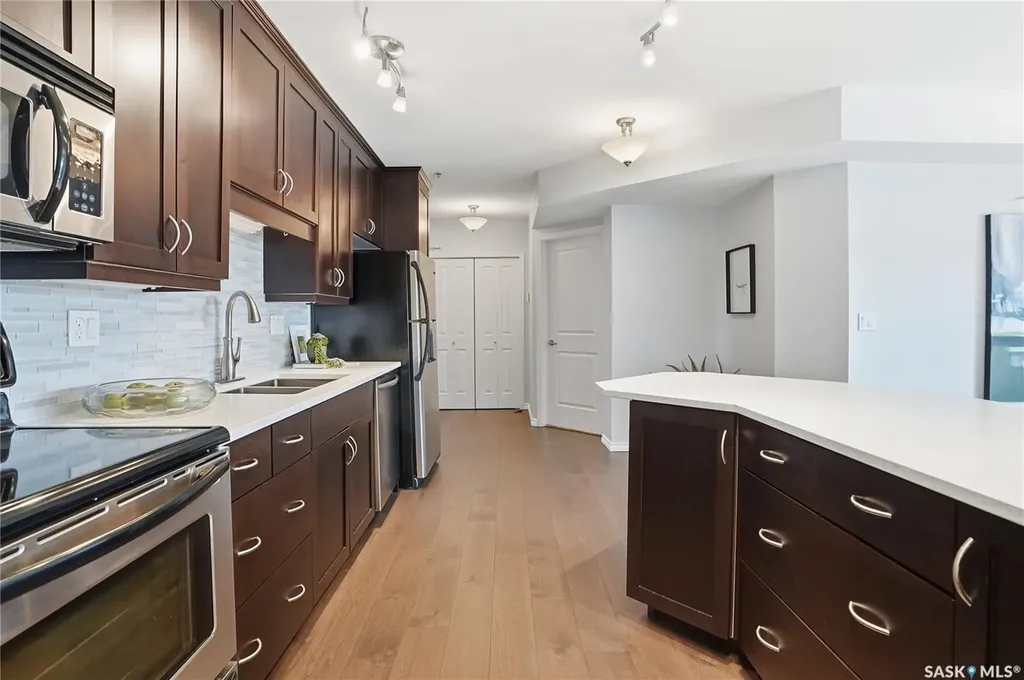 902 Spadina Crescent E Saskatoon SK S7K 0G8