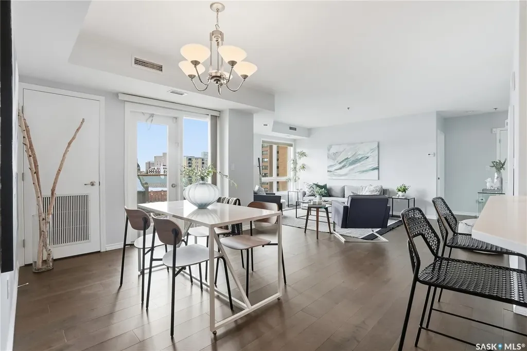902 Spadina Crescent E Saskatoon SK S7K 0G8