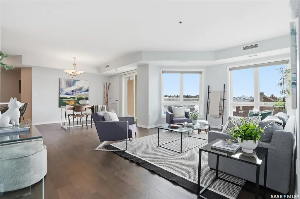 902 Spadina Crescent E Saskatoon SK S7K 0G8