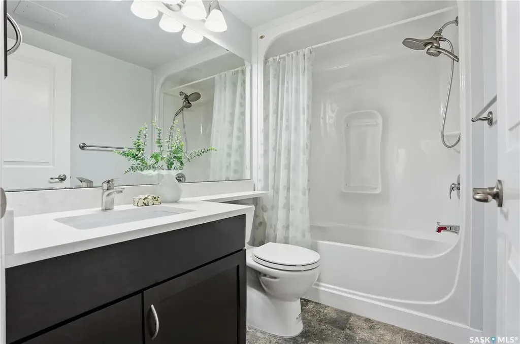 902 Spadina Crescent E Saskatoon SK S7K 0G8