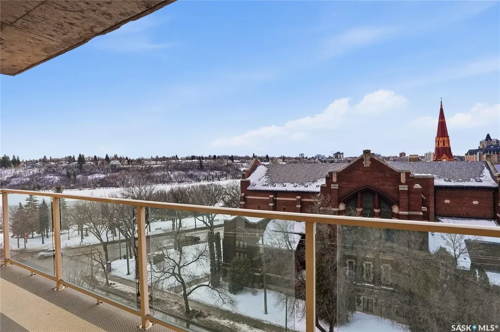 902 Spadina Crescent E Saskatoon SK S7K 0G8