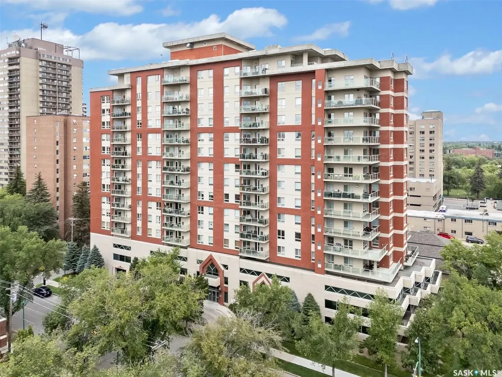 902 Spadina Crescent E Saskatoon SK S7K 0G8