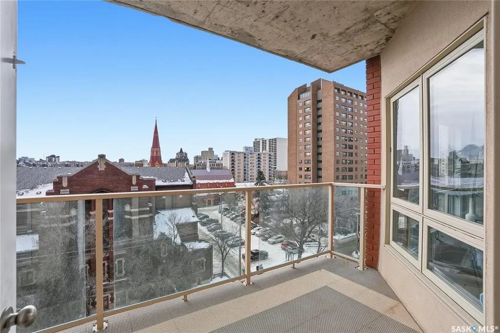 902 Spadina Crescent E Saskatoon SK S7K 0G8