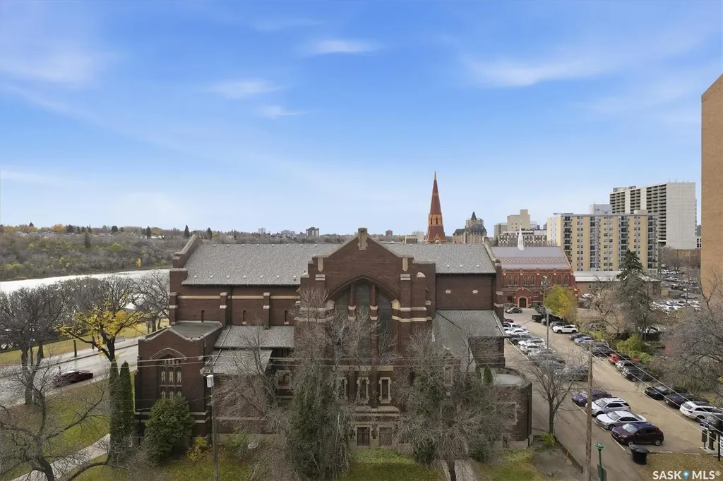902 Spadina Crescent E Saskatoon SK S7K 0G8