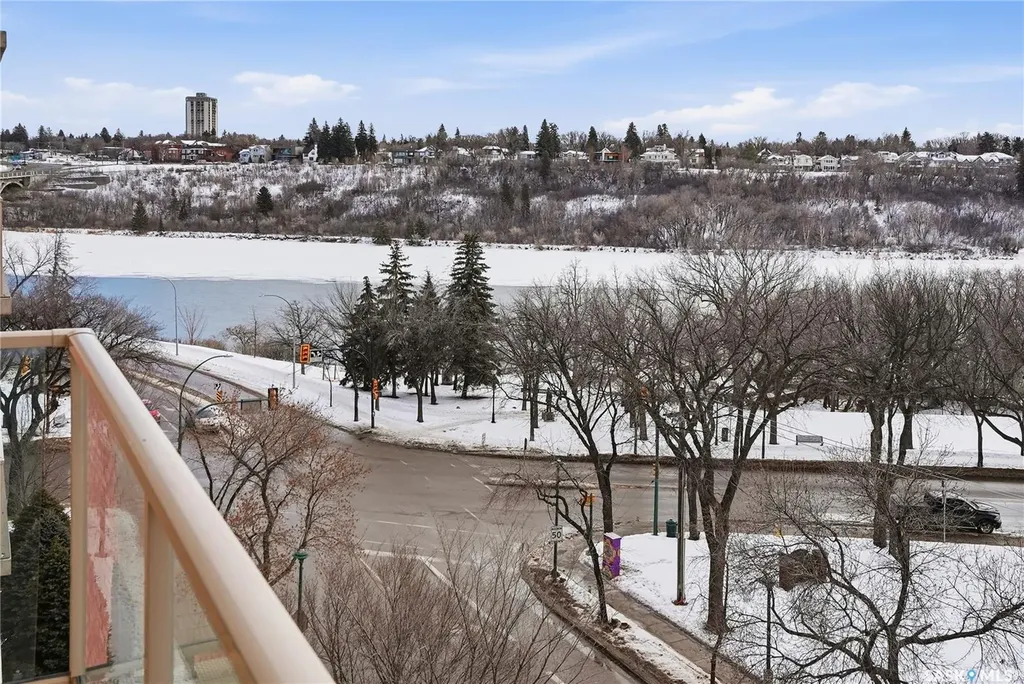 902 Spadina Crescent E Saskatoon SK S7K 0G8