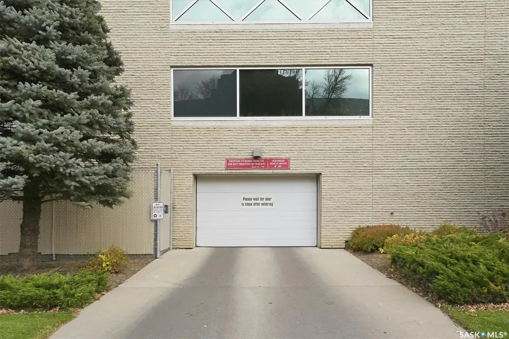 902 Spadina Crescent E Saskatoon SK S7K 0G8