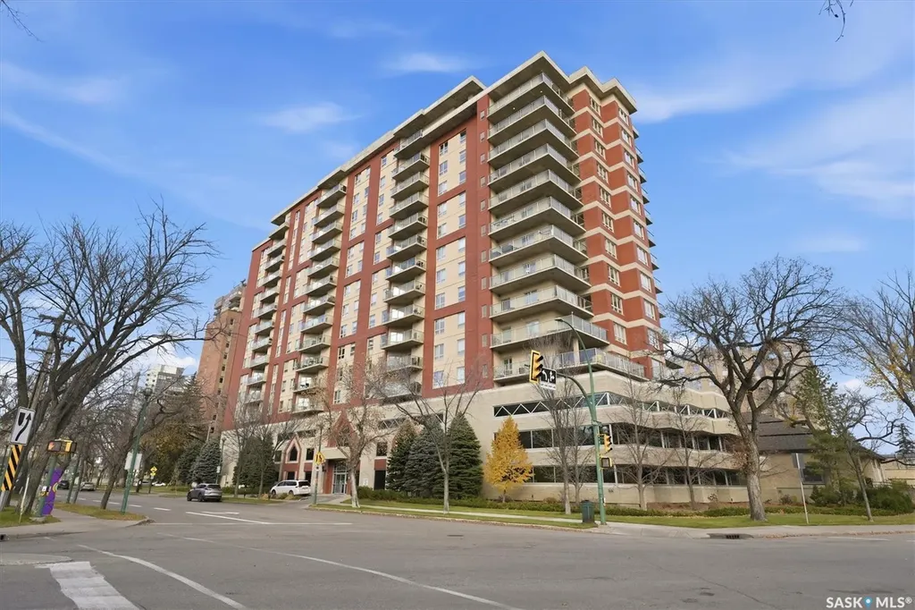 902 Spadina Crescent E Saskatoon SK S7K 0G8